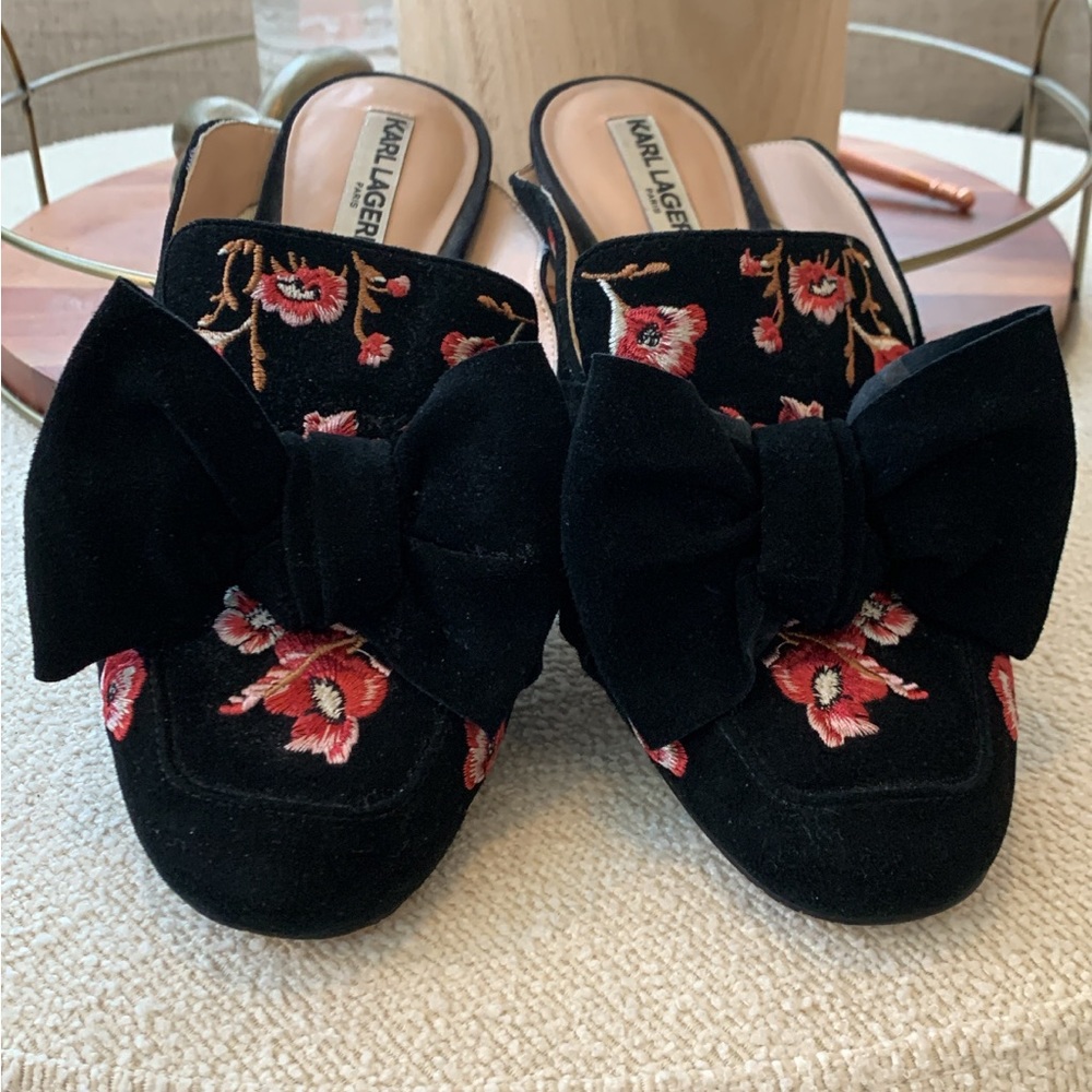 Karl Lagerfeld Size 7M Bow slides/mules. Gently used.